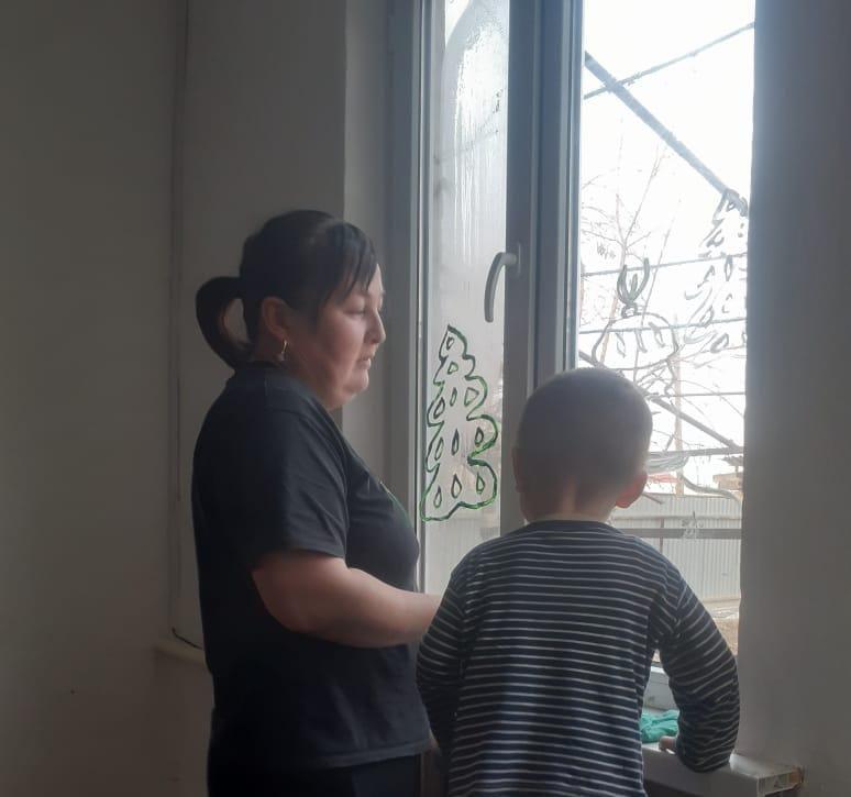 Түрлі түсті терезелер