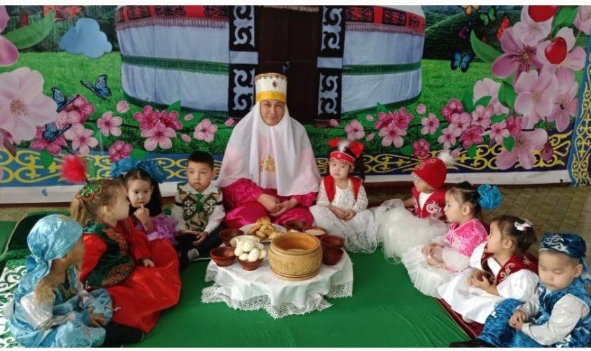 "Әжелер мектебі"